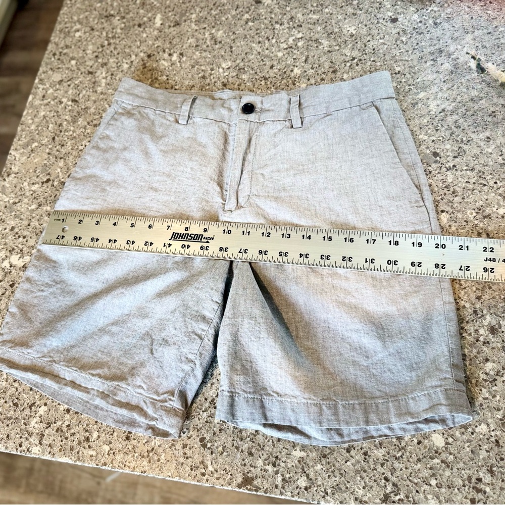 Banana Republic l Aiden Short l Size: 32 - Picture 6 of 10